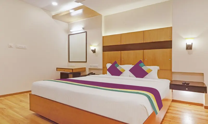 Maple — Deluxe Room